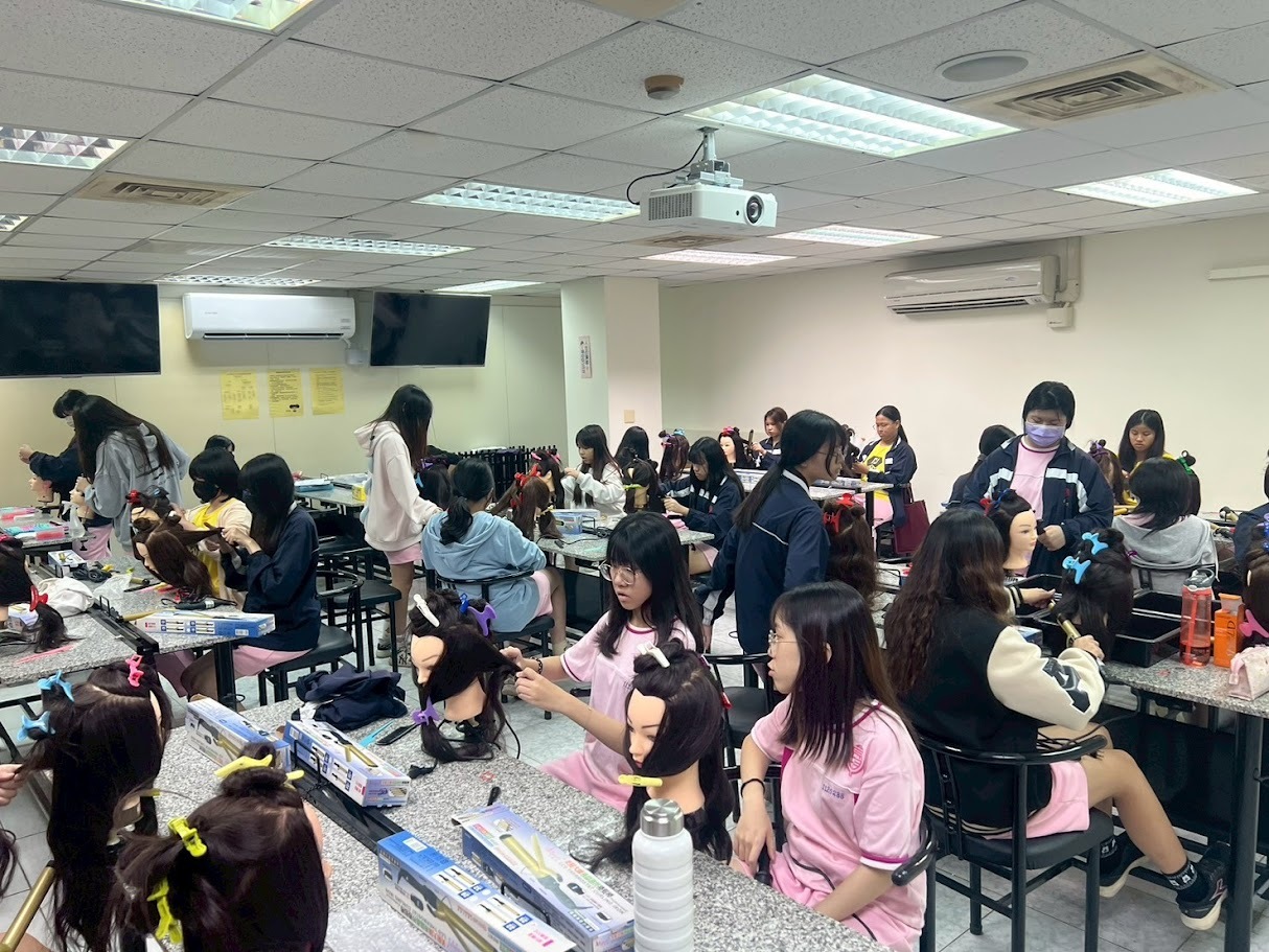 崇明國中-美髮電棒造型