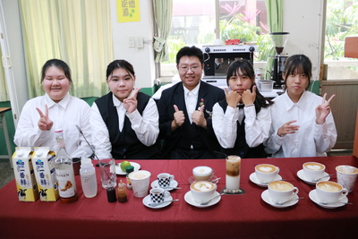 15分鐘調11杯 4生通過咖啡中階證照